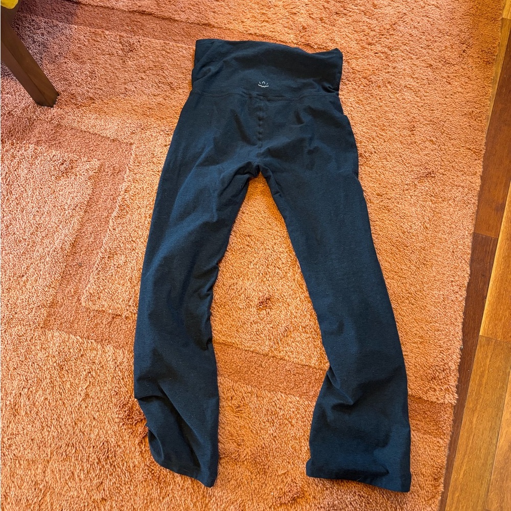 Beyond the Bump - Beyond Yoga Maternity Leggings